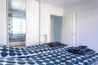 Modern Arctic Home - Free Parking and Fast Wifi - 1