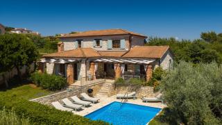 Family villa Aryana with pool in Porec - 0