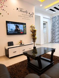Luxury 1BHK Flat Near Lulu & Technopark CityView - 7