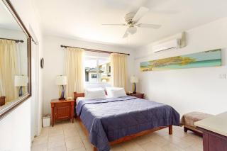 Stay 5 minutes from the beach by car - 5