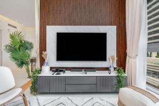 Gala Guests - Iris Blue Luxe Living Collection - 8
