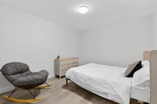 The Comfort 3 Bed Suite by Instant Suites - 8