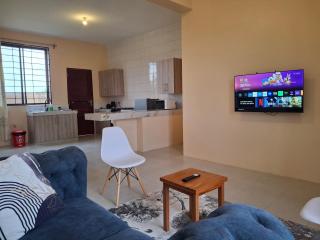 2BR in DAR near beach quiet, parking, wifi apt 5 - 6
