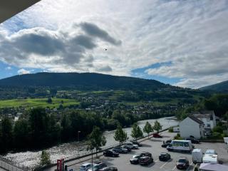 Luxury Balcony River View apt - Heart of Voss - 5