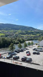Luxury Balcony River View apt - Heart of Voss - 1