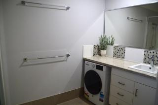 Top of the Range - Tourist Road 3 BDRM Apartment - 4