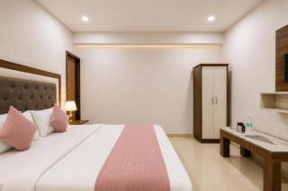 Hotel Gold Ston Near Yashoda Hospital & Vaishali Metro - 2
