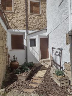 Apartamento con chimenea y jardín - 3
