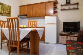 Apartment with courtyard and gazebo - 7