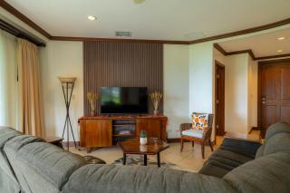 Bay Residence 9F 3 bdr Garden View in Los Suenos - 1