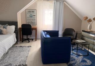 Quiet 2BR Retreat - In-Unit WD - Free Beach Pass - 5
