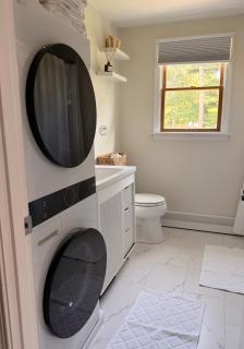 Quiet 2BR Retreat - In-Unit WD - Free Beach Pass - 3