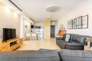 GW002 Seafront Garden 4BR Apartment near Shavei Tzion Beach - 9