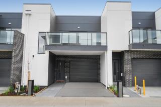 brand new entire house in Mernda - 0
