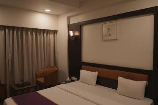 Hotel Rajhans Regent - 3