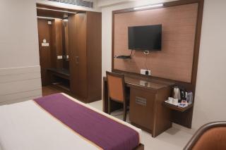 Hotel Rajhans Regent - 7