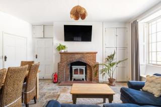 The Sidmouth Escape, Stylish Coastal Stay for 6 - 1