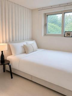 NEW! Wake Up to Namsan Tower View, 3mins to Subway, Walk to Myeongdong DDP Namsan - 2