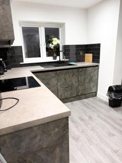 The Aurora Apartments - 2-Bed Apartment - 2 Bathrooms - FREE Private Parking - 8