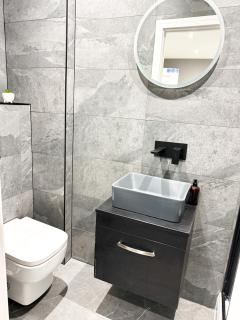 The Aurora Apartments - 2-Bed Apartment - 2 Bathrooms - FREE Private Parking - 2