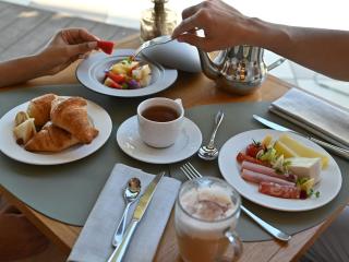 Everness Hotel & Resort - 6