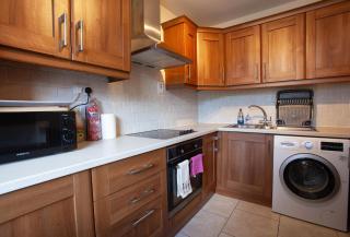 2BDR Sandymount Apartment Near Beach and DART - 9