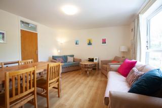 2BDR Sandymount Apartment Near Beach and DART - 6