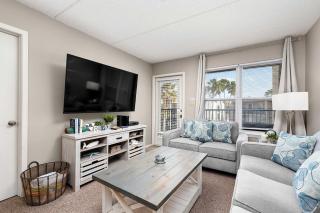 Steps from Beach Condo with Pool and Hot Tub - 5
