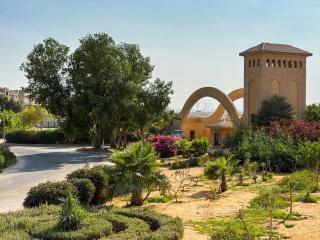 Poolside 2BR Chalet at Einbay Resort Steps from the Water - 1