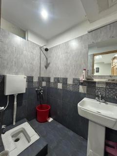 The Cliff House- Deluxe Room 02 - 1