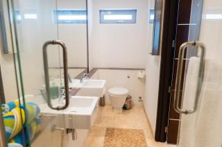 Waterside Luxury Condo - 8
