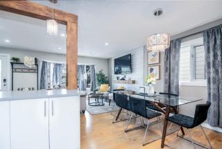 5BR Bungalow ACArcadeFoosballWalk to WEM - 1