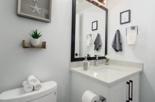 2BR Stylish Suite Outlets & REC RoomSep Entrance - 2