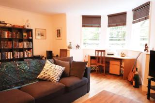 Fernbank One Bed with Garden and Parking - 6
