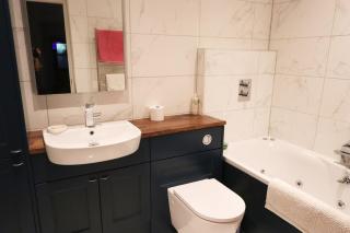 Fernbank One Bed with Garden and Parking - 5