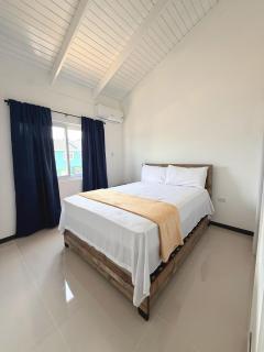 Modern OceanView Retreat in Montego Bay - 9