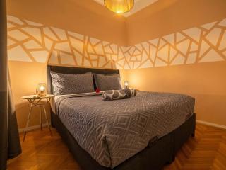 Vienna Apt · Naschmarkt & Karlskirche · U4 Metro - 5