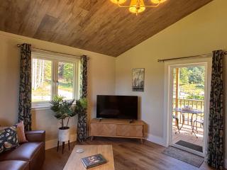 Azalea Lodge 8 with Wood Burning Hot Tub - 7