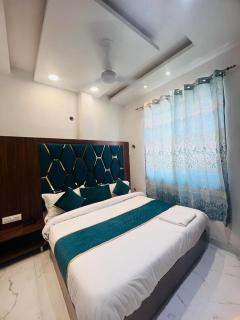 Hotel Royal Sandhu - 2