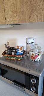 SISTERS GUEST HOUSE - 8