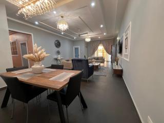 Modern Three-Bedroom Apartment - 6