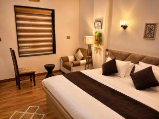 Hitakshi Hotel and Homestay - 8