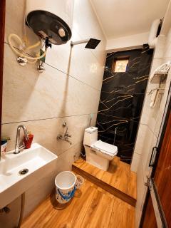 Hitakshi Hotel and Homestay - 8