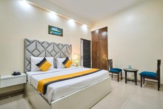 Itsy Hotels Golden Vista Near Noida City Centre - 1