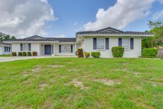 6 Mi to Siesta Beach! Extended Getaway w/ Pool - 7