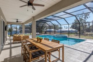 Villa Bennett NEW 4-bedroom with pool & spa - 9
