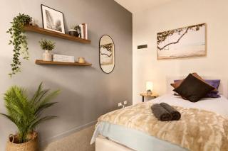 City Skyline Escape 2BR With Luxury Pool, Gym and Spa - 0