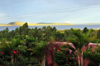 Amazing Victoria Lake View Residence & Safaris - 9