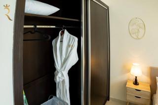 Chic 2BR Oasis - Modern Cozy Luxe Escape - 8