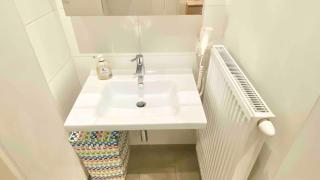 calm, easy access to center, Schönbrunn castle and airport! - 9